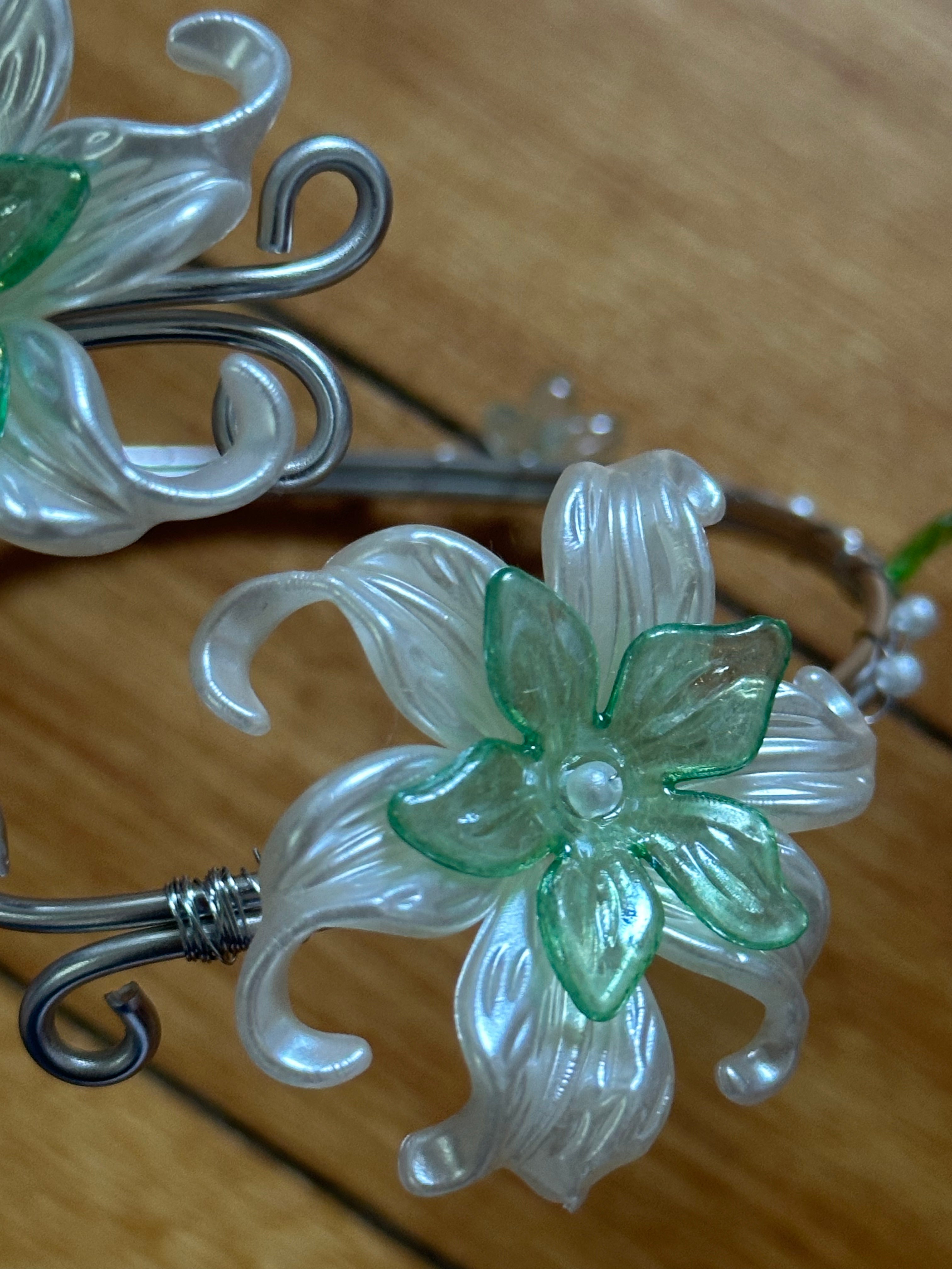 Silver White and Green Flower Arm Cuff